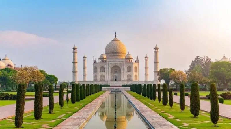 The Taj Mahal: A Timeless Masterpiece of Love and Splendor